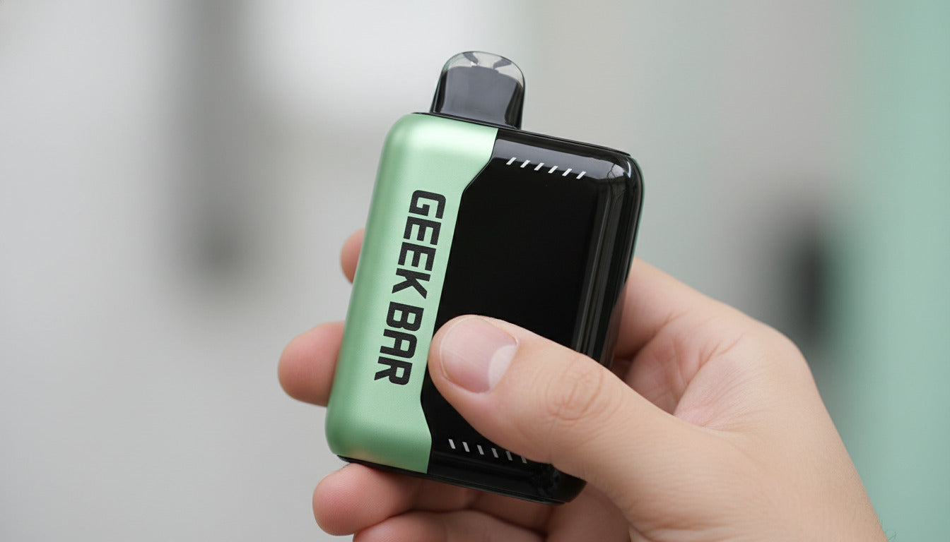 UMIN Pulse X 820mAh battery, Type-C fast charging vape, disposable vape screen battery percentage, smart vape display - Geek Bar Pulse X Review: A Starry Sky in Your Hand – MUVATEGLOBAL