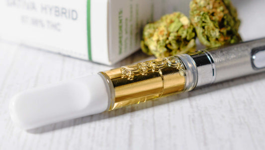 Live Resin Carts vs. Distillate Carts: Which Cartridge is Right for You?